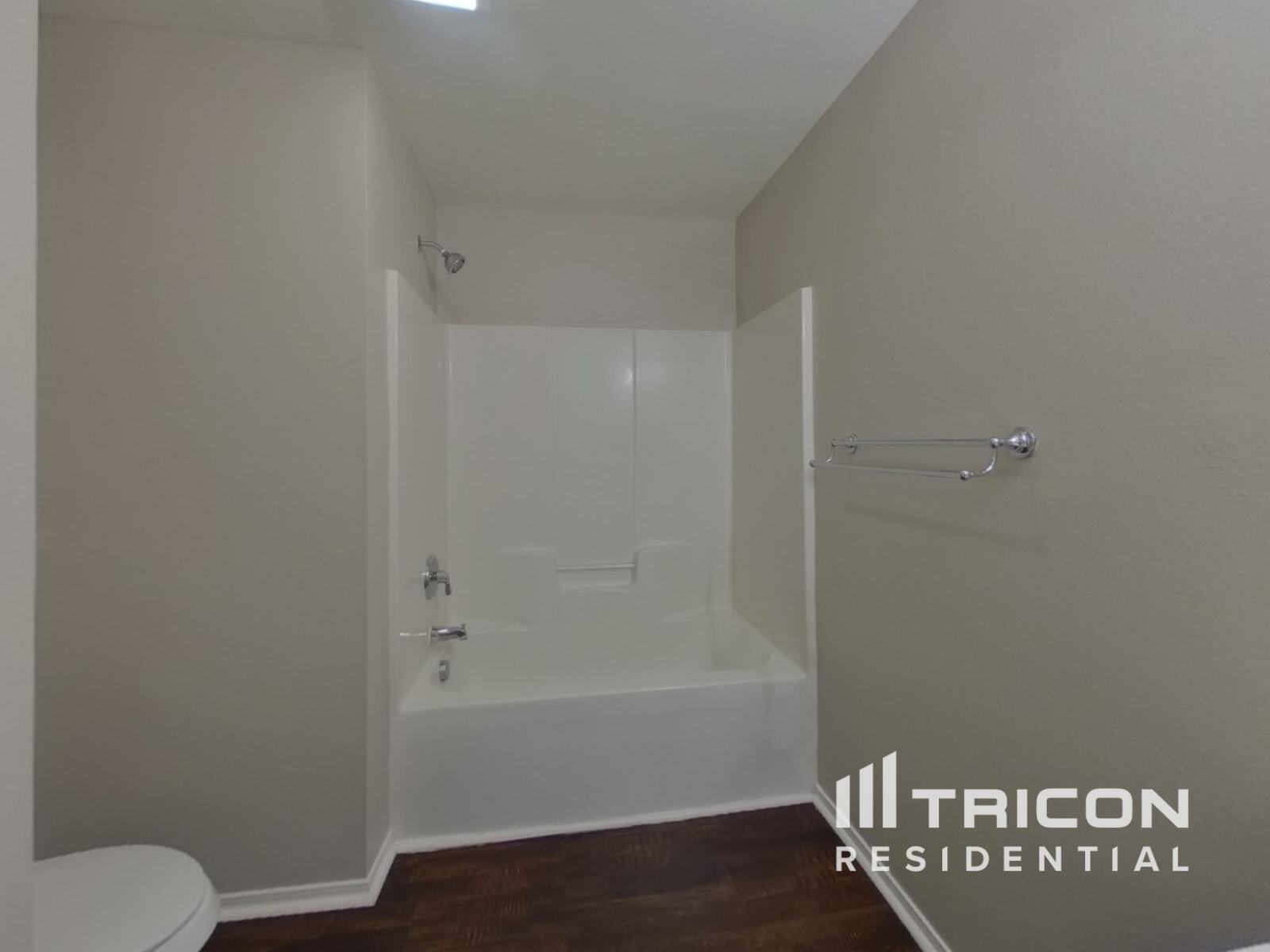 Building Photo - 4116 Larkhaven Village Dr