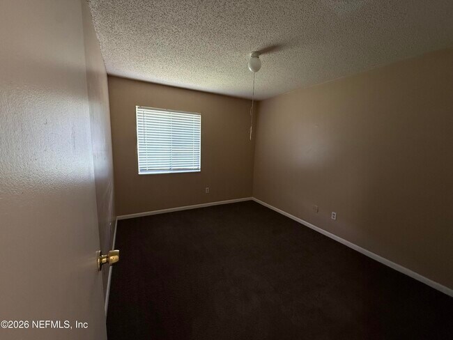 Building Photo - 808 Meadowbrook Dr