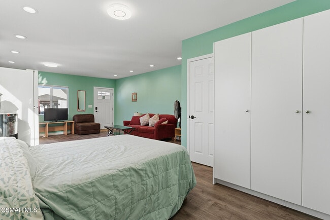 Building Photo - 263 McKnight Rd