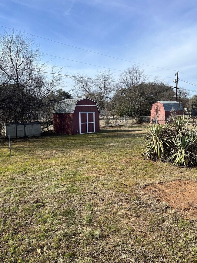 Building Photo - FM474 718
