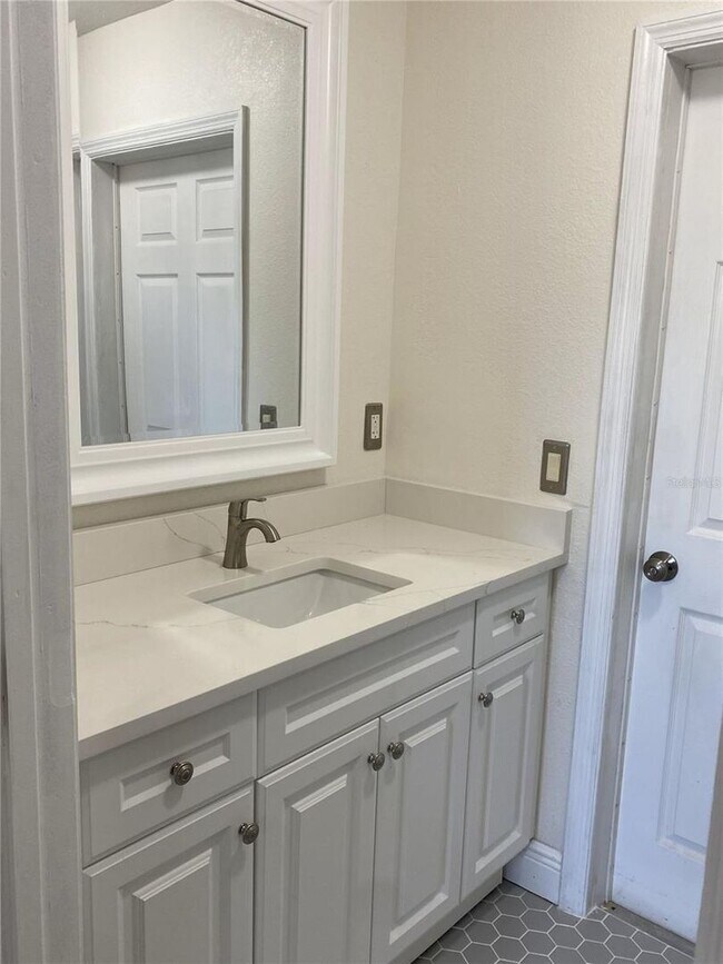 Building Photo - **FIRST MONTHS RENT FREE** Waterfront 3 Be...