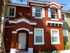 Building Photo - 641 E Mowry Ct