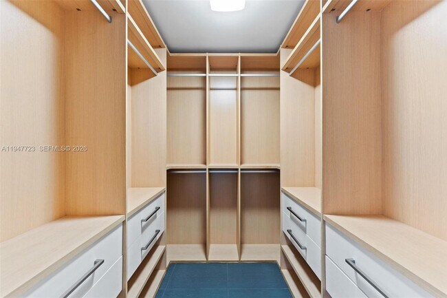 Building Photo - 1100 Biscayne Blvd