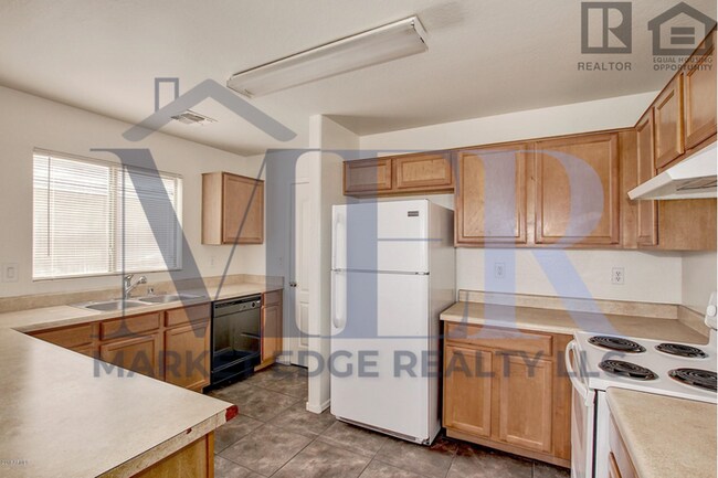 Building Photo - 5Bed/3Bath House in the City of Maricopa! $1795 MOVE-IN SPECIAL! Move-In Ready on 02/12/2026!