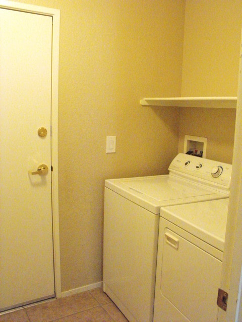 Building Photo - Spacious Henderson townhouse featuring   3 bedrooms PLUS 2 car garage.