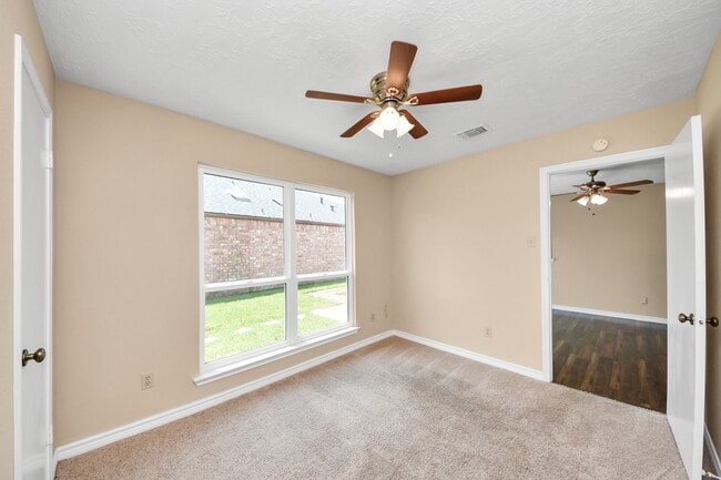 Building Photo - 13127 Stancliff Oaks St