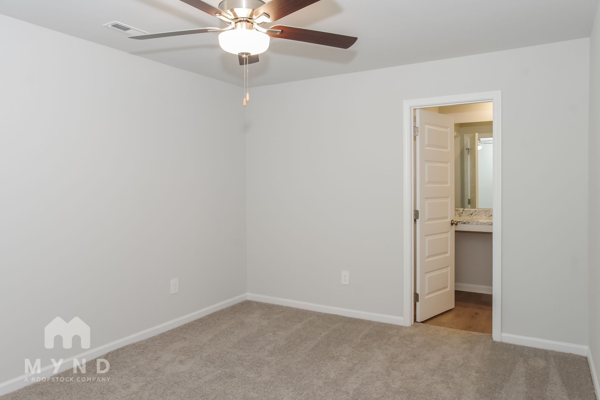 Building Photo - 161 Olde Hearth Rd