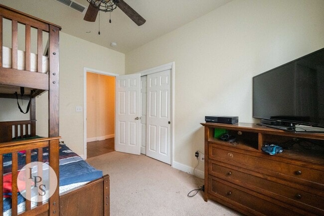 Building Photo - Sanger Home, 4BR/3BA, Near HighSchool + Parks -  Large Side Lot Included