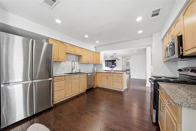 Building Photo - 3313 Overland Dr