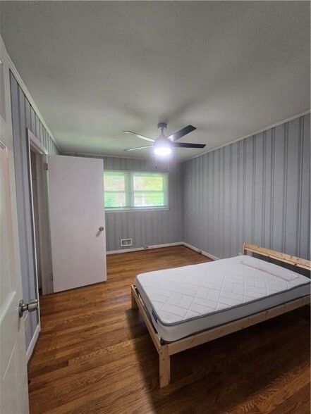 Building Photo - 2971 Belaire Cir