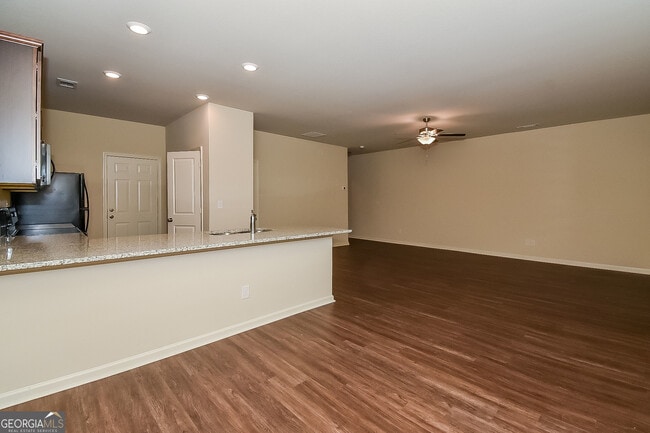 Building Photo - 220 Augusta Woods Dr