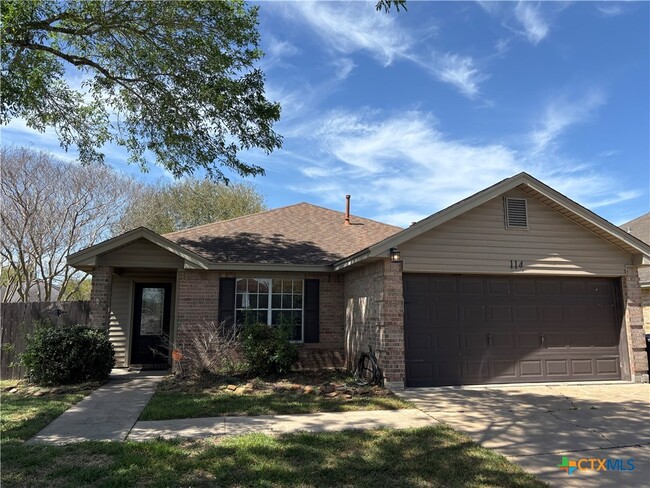 Primary Photo - 114 Palomino Ln