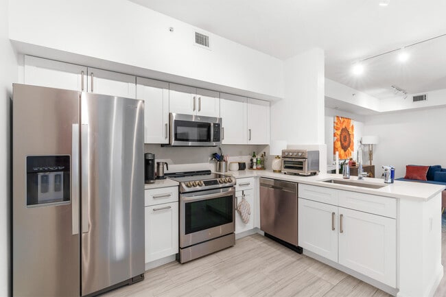 Building Photo - 255 NE 3rd Ave