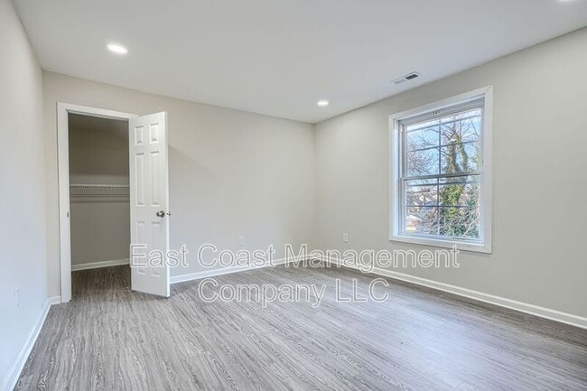 Building Photo - 4612 Schley Ave