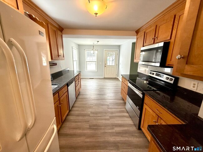 Building Photo - 42 Wells Ave