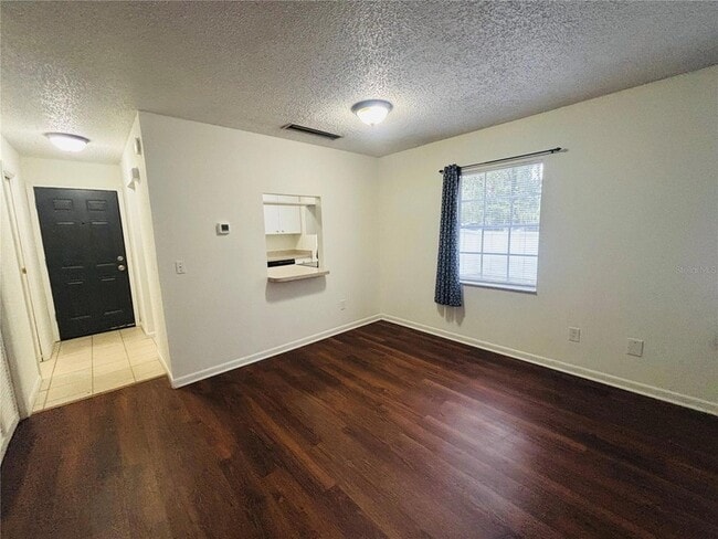 Building Photo - 1023 NE 2nd St