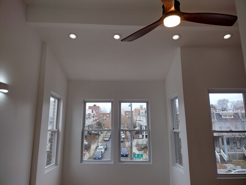 Building Photo - 1933 4th St NE