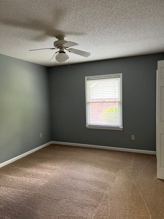 Building Photo - 114 Windmere Dr