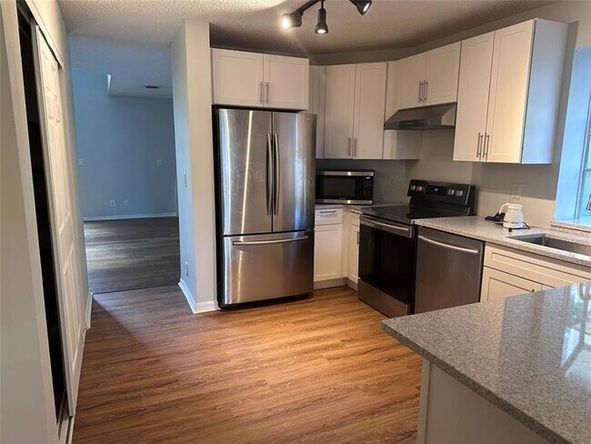 Building Photo - 839 Garnet Cir