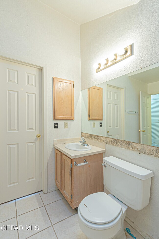 Building Photo - 801 Derrickson Dr