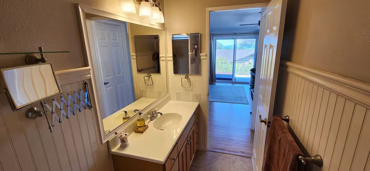 Guest Bathroom - 2844 Marina View Dr