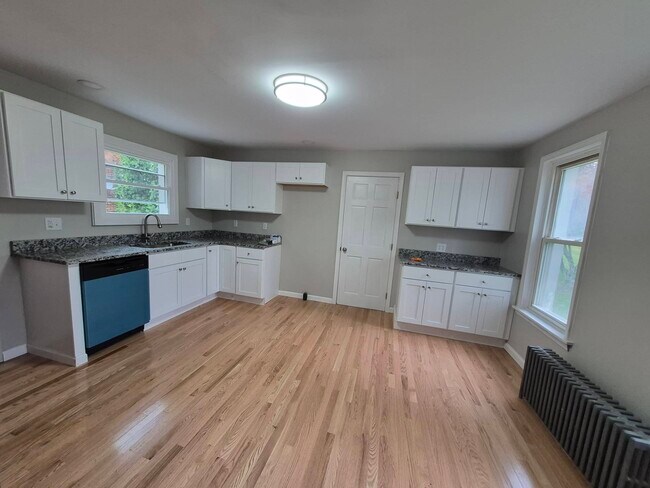 Building Photo - 69 Broad St