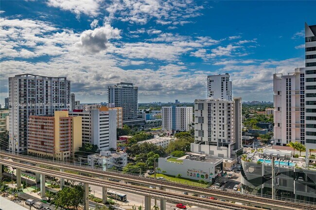 Building Photo - 88 SW 7th St