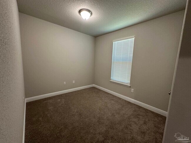 Building Photo - 5365 Parkside Dr
