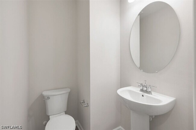 Building Photo - 27907 Radiant Ct