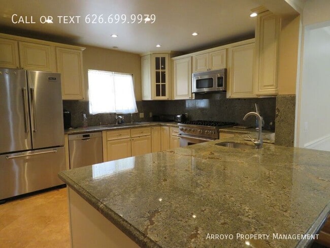 Building Photo - 1212 N Story Pl