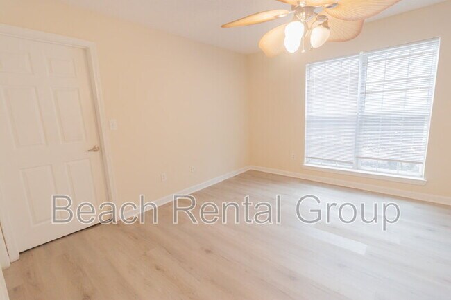 Building Photo - 3795 Hitchcock Way