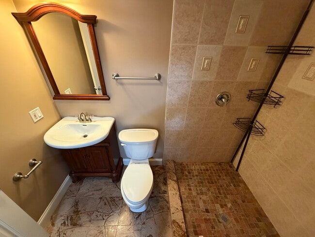 Building Photo - 183 N Des Plaines River Rd