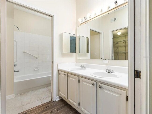 Building Photo - 10000 SW 52nd Ave