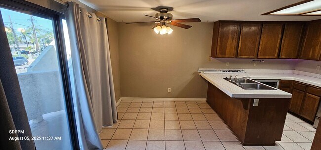 Building Photo - HILLCREST - SAN DIEGO - Nice 2 Bedroom / 2...