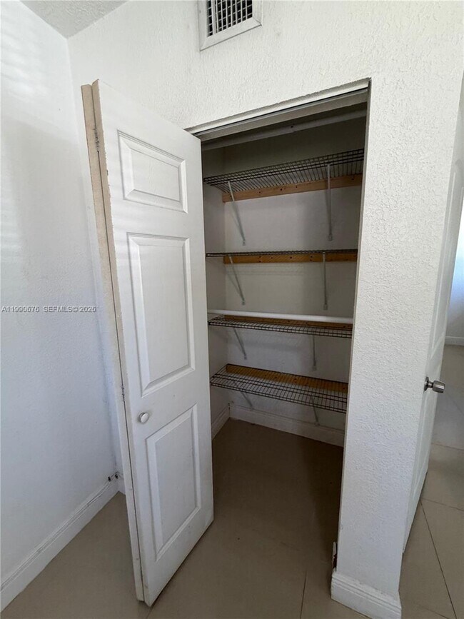 Building Photo - 12210 NE 14th Ave