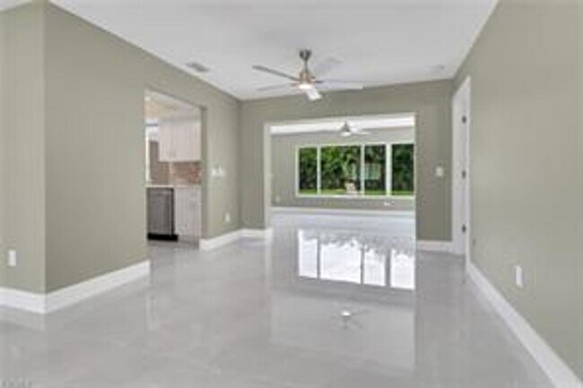 Building Photo - Elegant 3-Bedroom Pool Home in the Prestig...