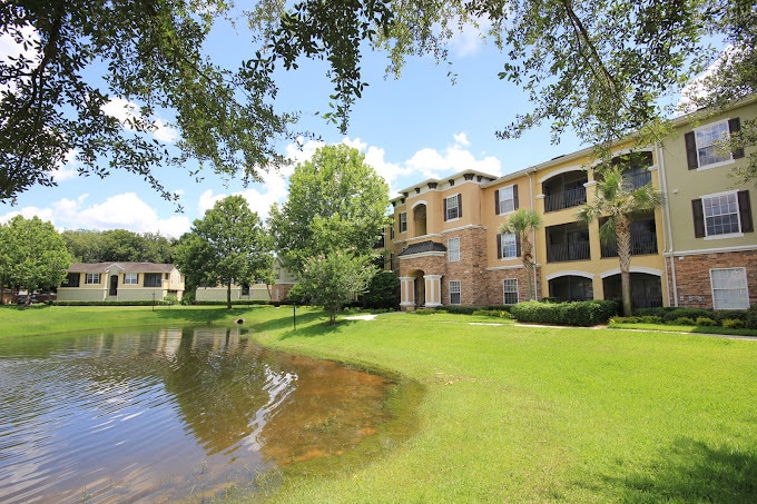 Building Photo - 10123 Courtney Palms Blvd