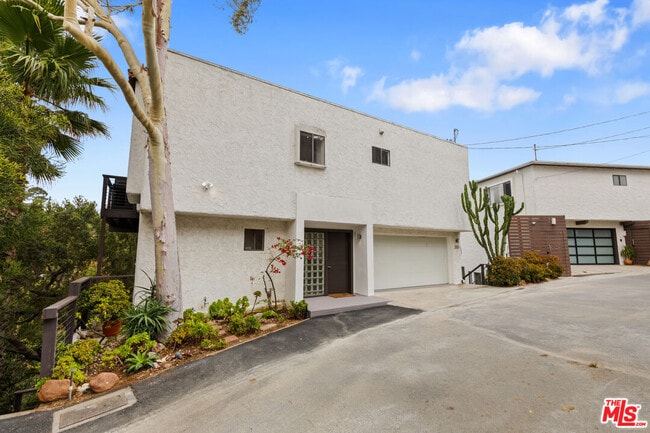 Building Photo - 2013 Cyprean Dr