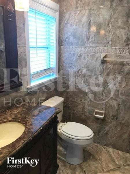 Building Photo - 17261 Oriole Rd