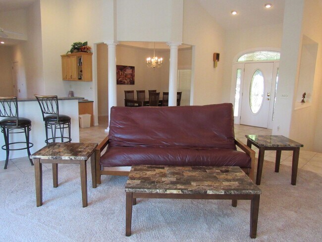Building Photo - Osage Beach house for rent