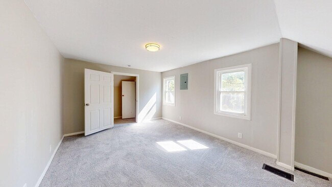 Building Photo - Cudell/West Blvd neighborhood; 4 bedroom/1 bath single family house for rent!