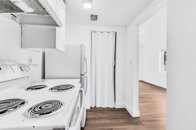 Building Photo - 8329 NW 5th Ave