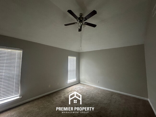 Building Photo - Stunning 3BR/2BA Arlington Home with Vaulted Ceilings, Luxury Bath & 2-Car Garage!