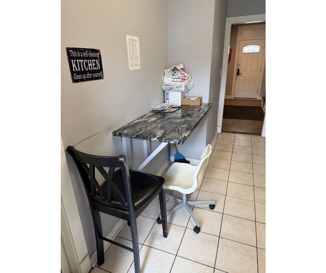 Building Photo - 3445 Juneway-1 Available $650 1