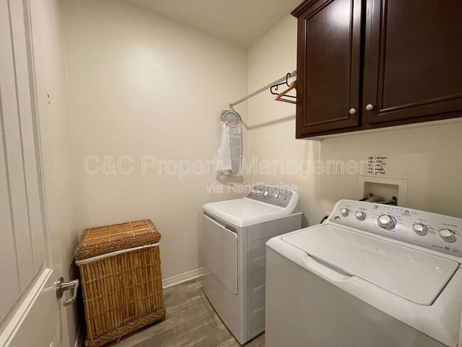 Building Photo - 40402 Calle Real