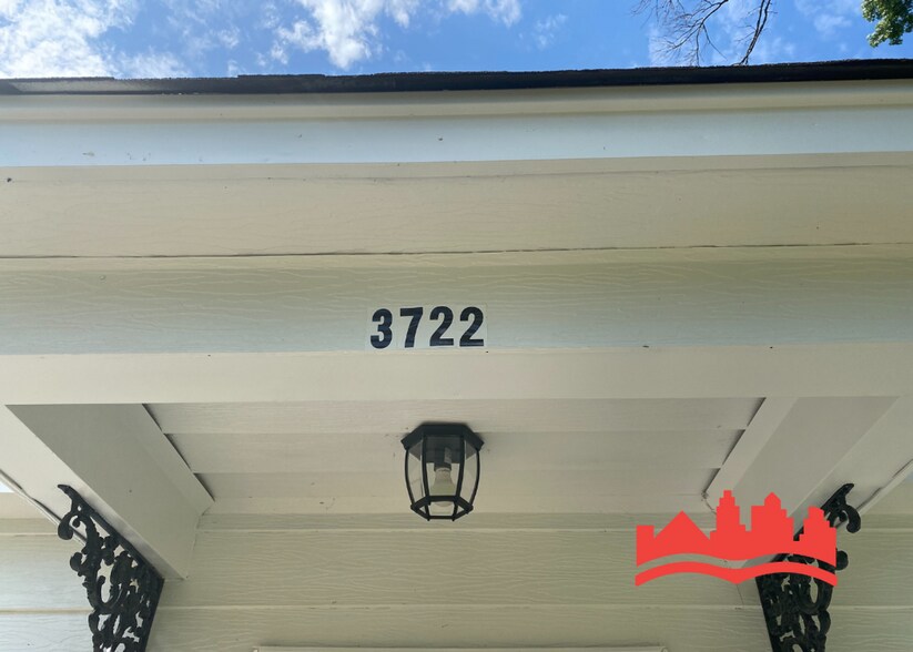Building Photo - 3722 Fairoaks Ave