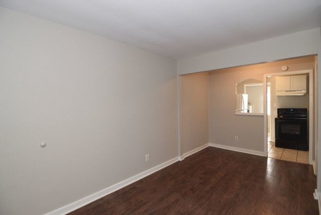 Building Photo - All-Electric 2 Bedroom Duplex - Section 8 OK