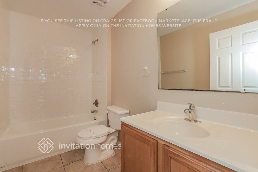 Building Photo - 692 Sunway Ln