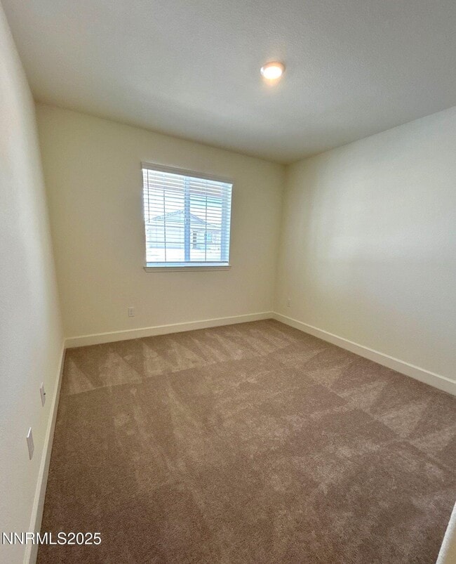 Building Photo - 904 Cascade Range Dr