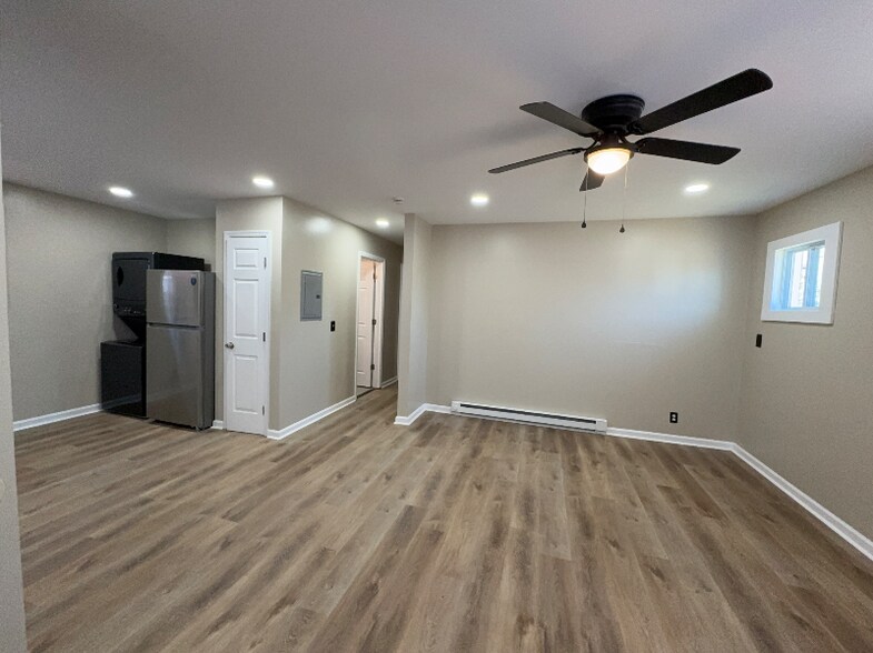 Building Photo - 2741 Jones Ave